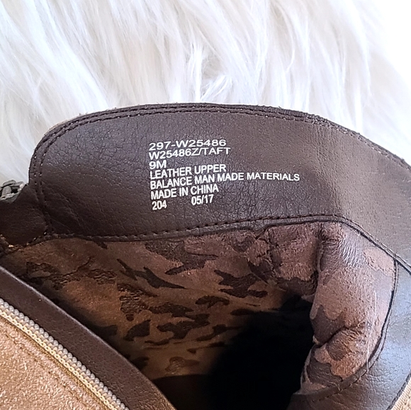 White mountain genuine leather taupe tan ankle boots size 9 - Picture 14 of 16